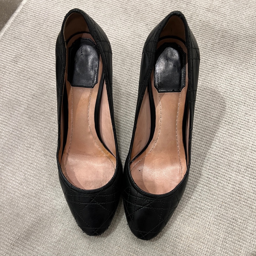 Dior Quilted Pump - Picture 2 of 12